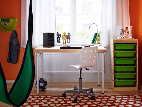 фото дизайн интерьера детской комнаты икеа рабочее место